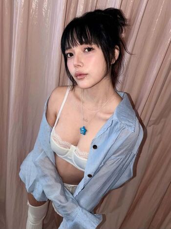 Full leaked Kpop girls private onlyfans photo