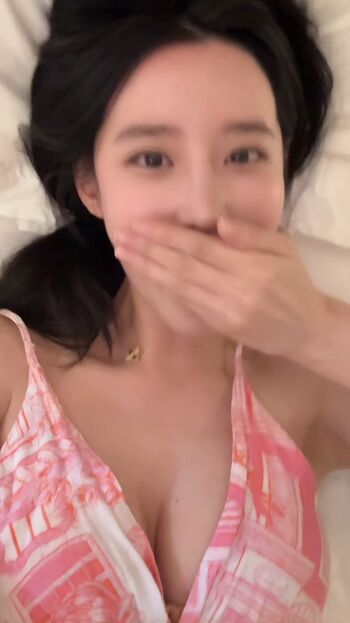 Full leaked Kpop girls private onlyfans photo