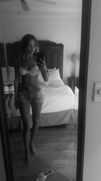 Full leaked Krystinh private onlyfans photo