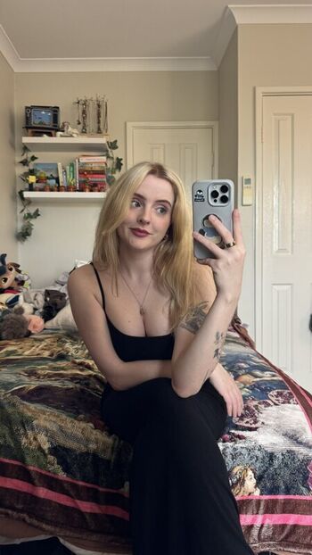Full leaked Krysttl private onlyfans photo
