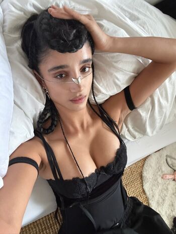 Full leaked Kurdish girls private onlyfans photo