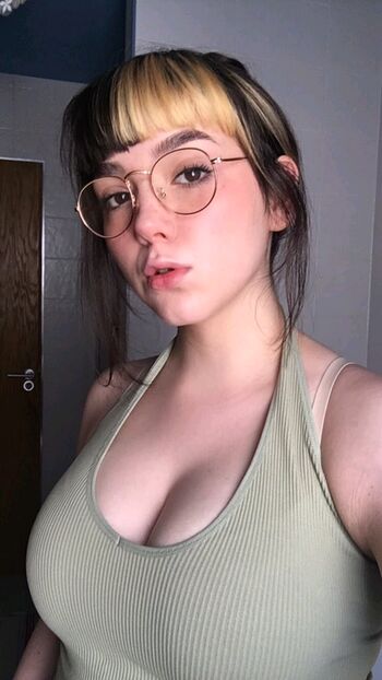 Full leaked Kvwviiju private onlyfans photo