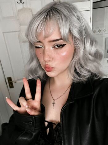 Full leaked Kvwviiju private onlyfans photo