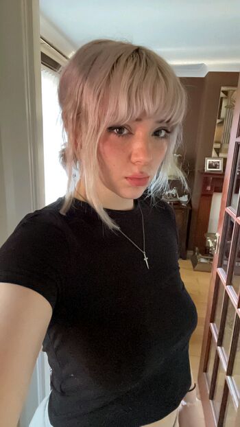 Full leaked Kvwviiju private onlyfans photo