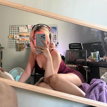 Full leaked Kwinbih private onlyfans photo