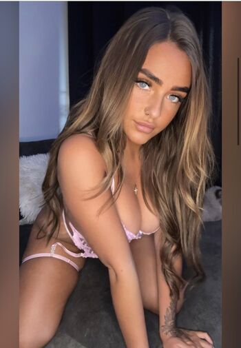 Full leaked Kylaaaax private onlyfans photo