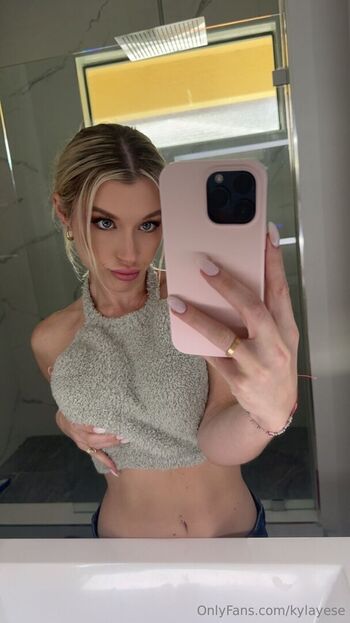 Full leaked Kylayese  page private onlyfans photo