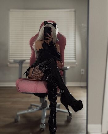 Full leaked Kylee carter private onlyfans photo
