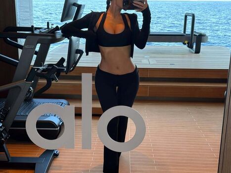 Full leaked Kylie jenner page private onlyfans photo