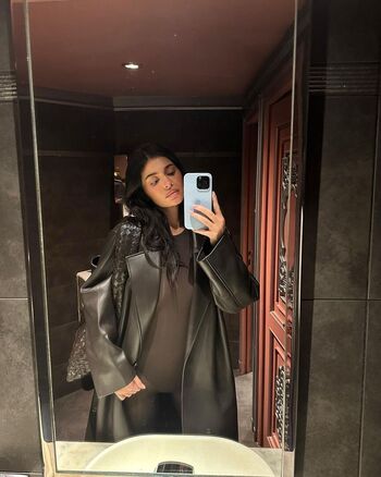 Kylie Jenner Mirror Selfie