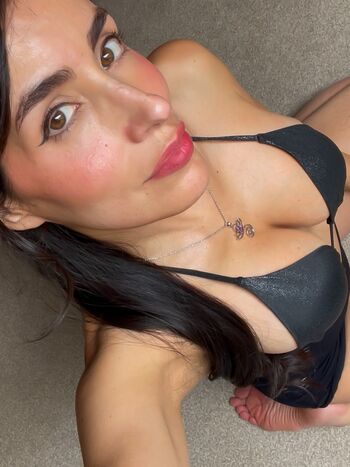 Full leaked La layana rous page private onlyfans photo