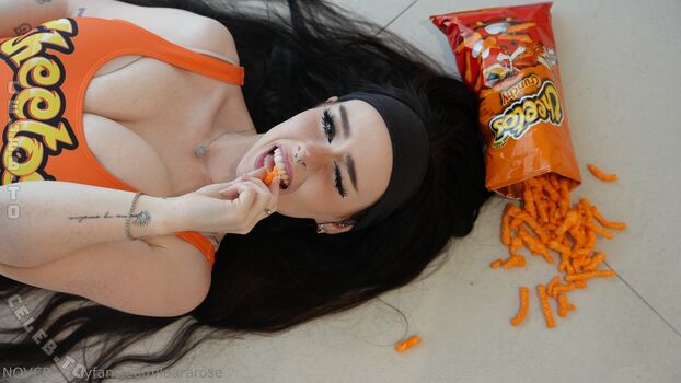 Full leaked Laararose private onlyfans photo