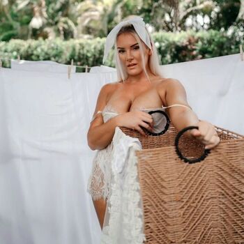 Lacey Evans