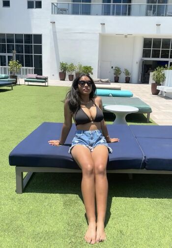 Full leaked Lacialaina private onlyfans photo
