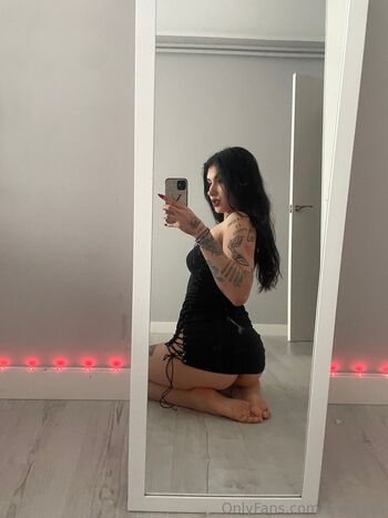 Full leaked Lalylaliaa private onlyfans photo