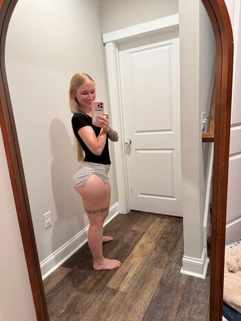 Full leaked Lanaamara private onlyfans photo