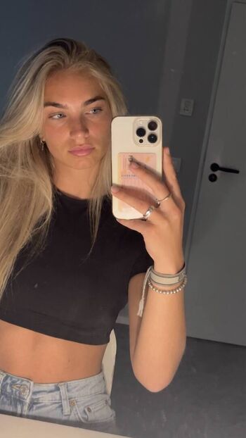 Full leaked Lara achterberg private onlyfans photo