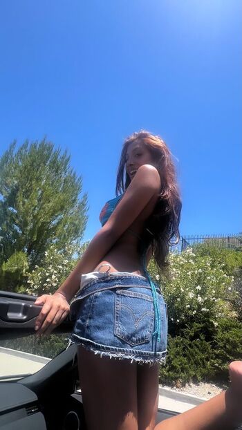 Full leaked Lara raj page private onlyfans photo