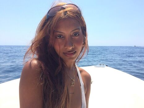 Full leaked Lara raj page private onlyfans photo