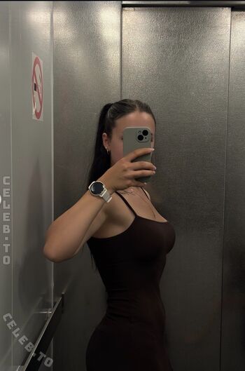Full leaked Lara stxx private onlyfans photo