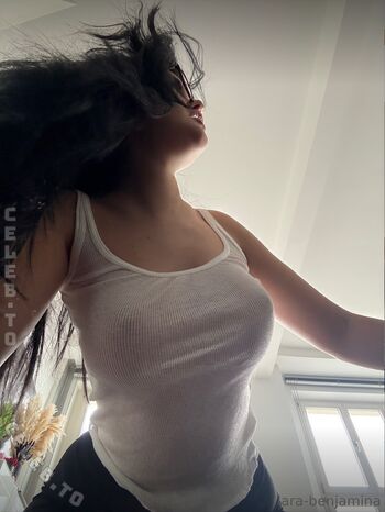 Full leaked Lara winter page private onlyfans photo
