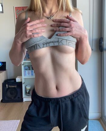lara6683