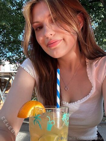 Full leaked Laradelulu private onlyfans photo