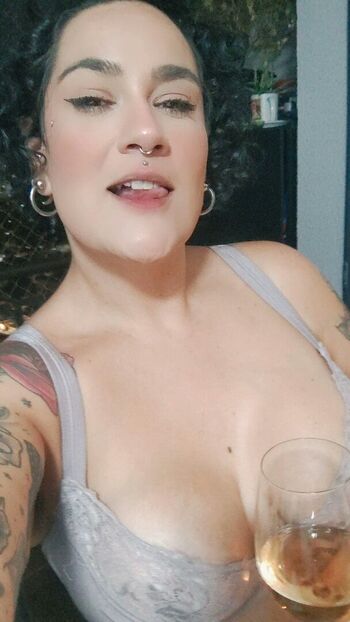 Full leaked Laralaravilha private onlyfans photo