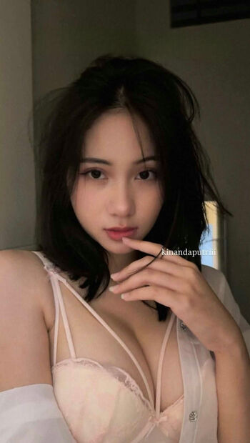 Laras Kinanda Putri