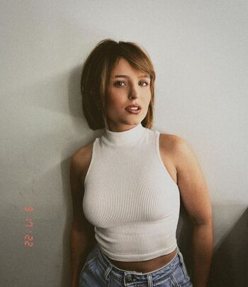 Full leaked Larissa manoela private onlyfans photo