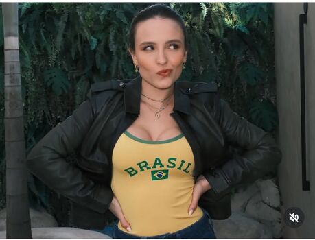 Full leaked Larissa manoela page private onlyfans photo