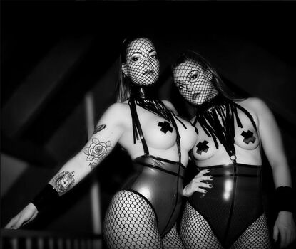 Full leaked Latex fetish private onlyfans photo