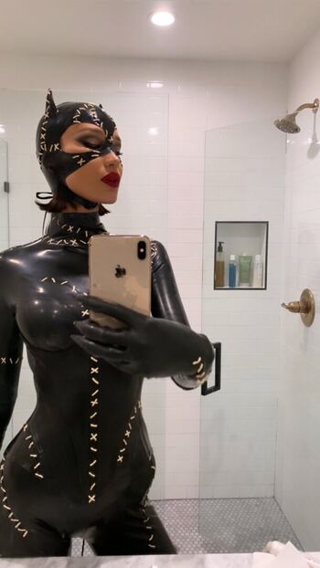 Full leaked Latex fetish private onlyfans photo