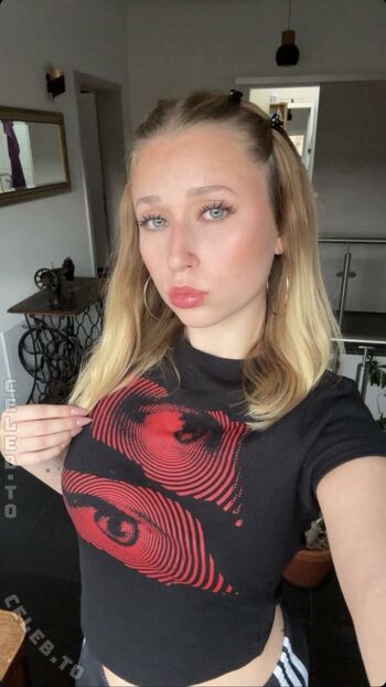 Full leaked Laura fltn private onlyfans photo
