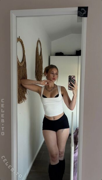 Full leaked Laura fltn private onlyfans photo