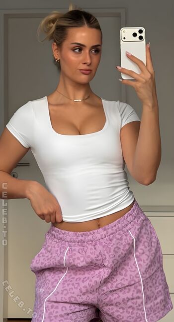 Full leaked Laura michelle private onlyfans photo