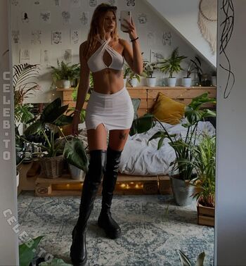 Full leaked Laura rs private onlyfans photo