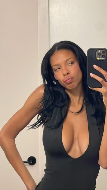Full leaked Laura victoria private onlyfans photo