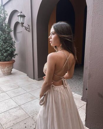 Full leaked Lauraalguaciil private onlyfans photo