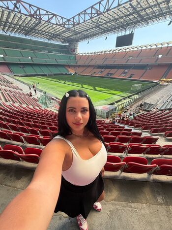 Full leaked Laurab private onlyfans photo