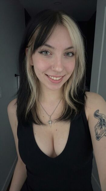 Full leaked Lauradoce private onlyfans photo