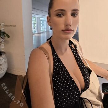 Full leaked Lauramjj page private onlyfans photo