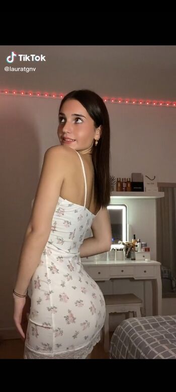Full leaked Lauratgnv private onlyfans photo