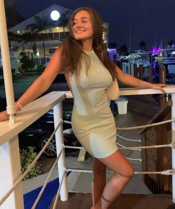 Full leaked Lauren batt page private onlyfans photo