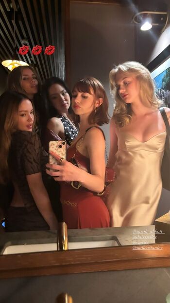 Full leaked Lauren donzis page private onlyfans photo