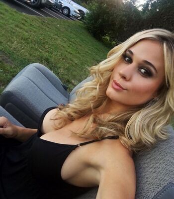 Full leaked Laurencompton private onlyfans photo