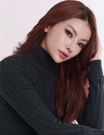 Laurensia Ineke Lrnsiakke ????????