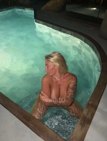 Full leaked Laurine private onlyfans photo