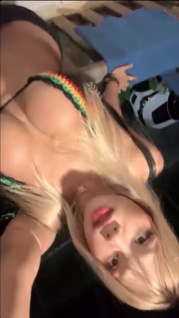 Full leaked Lauryjuiia private onlyfans photo