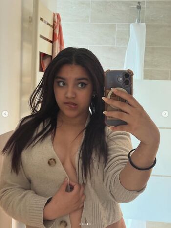 Full leaked Layali off page private onlyfans photo